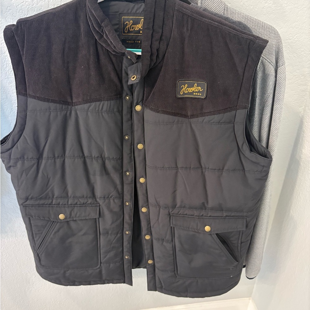 Howler Brothers Men's Charcoal Quilted Vest